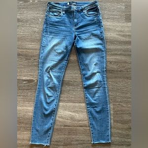 KUT FROM THE KLOTH® Size 6 / Distressed Jeans